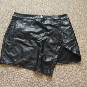 Faux leather mini skirt
